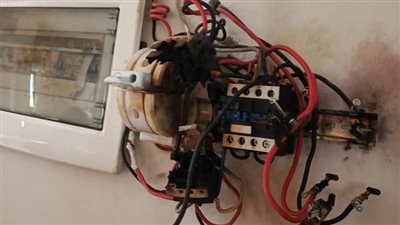 صاعقة تضرب وتتسبب بأضرار كبيرة