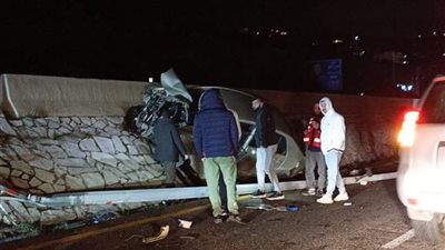 حادث سير مروع وسقوط جريح على الاوتوستراد