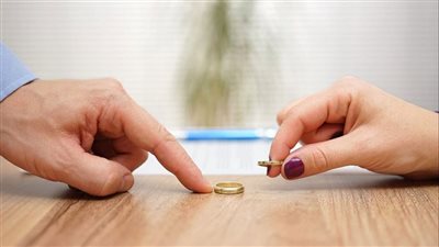 كلّف محاميه إرسال وثيقة الطلاق.. انفصال الفنان الشهير عن زوجته للمرة الثانية خلال 4 أشهر