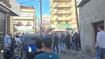 توتر في مدينة لبنانية بعد تمزيق صور مرشح وإطلاق نار من دراجة نارية