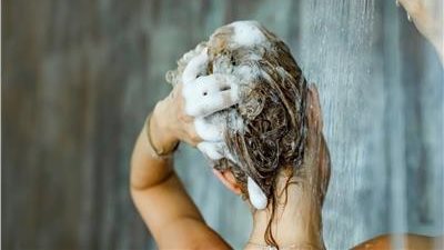 خبراء: الإستحمام في الصباح بدلاً من المساء يُعتبر 