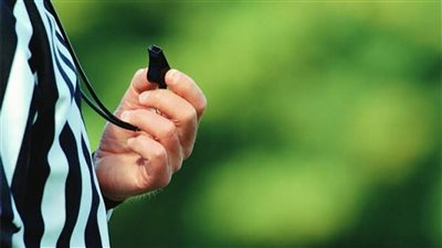أب لثلاثة أطفال.. وفاة حكم كرة قدم خلال مباراة بشكلٍ مفاجىء