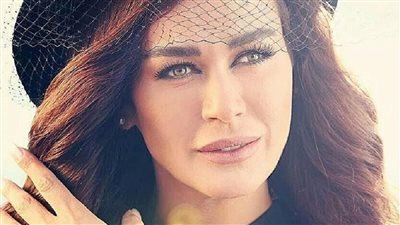 تكبره بـ4 سنوات... نادين الراسي عن حبيبها الجديد: هو من دين مُختلف ولن نتزوّج مدنيّاً