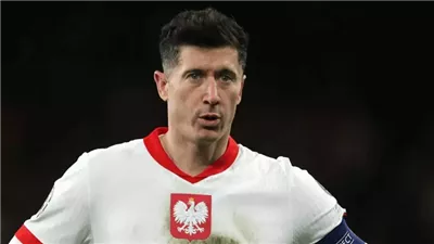 تمرد وشروط للعودة.. ليفاندوفسكي يعلن مقاطعة منتخب بولندا