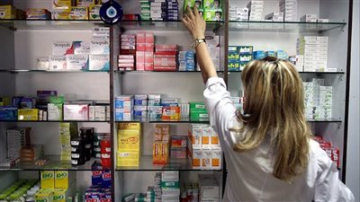 خلافًا للقانون... الصيدليّات تُروِّج لمنتجاتها «أونلاين»!