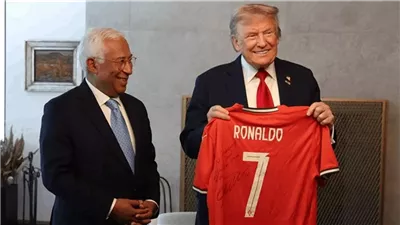 بالصور... رسالة من رونالدو إلى ترامب هذا مضمونها