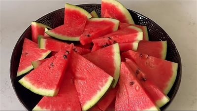 فاكهة الصيف… تعرف على الفوائد المدهشة للبطيخ