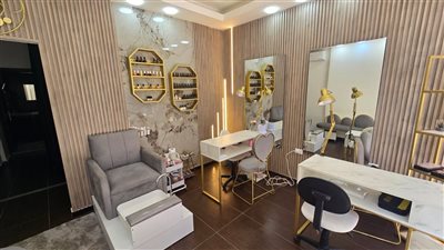 فرصة هامة ... صالون نسائي كامل التجهيز وبأحدث المواصفات معروض للبيع في صور!