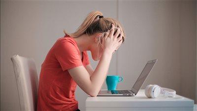 التوتر المزمن قد يكون سبباً لنزلات البرد المتكررة.. كيف؟
