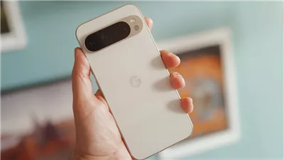 Pixel 10 يظهر في تسريبات جديدة بكاميرا ثلاثية وخيارات ألوان غير تقليدية
