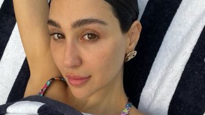 جيسي عبدو تشارك جمهورها أجواء تموز... شاطئ وأناقة ولحظات عائلية (صور)