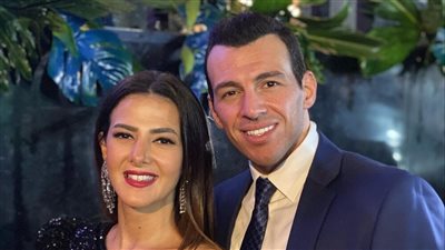 بعد انتشار شائعة طلاقهما.. هذا ما فعله زوج دنيا سمير غانم (صورة)