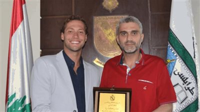بلدية طرابلس كرّمت بطل السباحة منذر كبارة