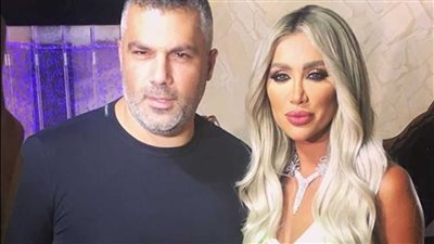بالفيديو.. هذا ما جرى بين مايا دياب وفارس كرم في كواليس إحدى الحفلات