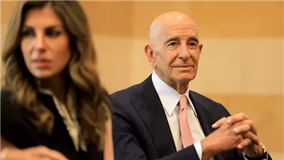 برّاك عائد وينتظر نتائج لقاءات أورتاغوس في إسرائيل