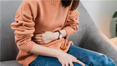 آلام الدورة الشهرية عند المراهقات.. الأسباب والعلاج