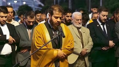 شارك في أداء صلاتي المغرب والعشاء.. أدهم نابلسي في سوريا (فيديو)