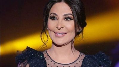 بفستان قصير.. إليسا تُحيي حفلا في القاهرة وهذا ما حصل معها على المسرح (فيديو)