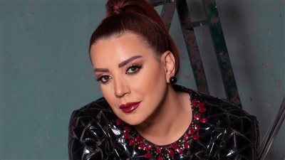 ممثلة سورية شهيرة ستخوض مجال التقديم في لبنان.. إليكم التفاصيل