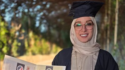 دبلوم منتسوري لفئة عمر ٦ – ٩ سنوات بتقدير ممتاز لإبنة عيترون وفاء عباس