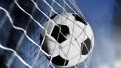 شعر بتوعك مفاجئ وجلس على أرض الملعب.. وفاة لاعب خلال مباراة لكرة القدم