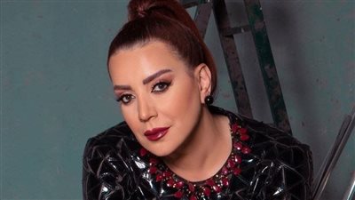 أغلقت حساباتها.. شكران مرتجى تعتذر من السوريين بسبب سيف سبيعي!