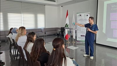 محاضرة توعوية حول أهمية الفحص المبكر لسرطان الثدي في جمعية المواساة للدكتور سليم رمضان