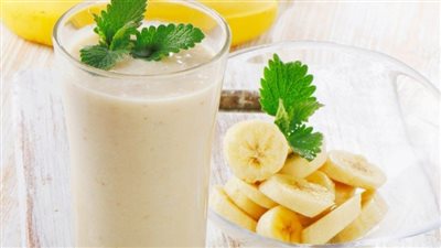 العلماء يحذرون من إضافة الموز إلى العصائر.. ما السبب؟