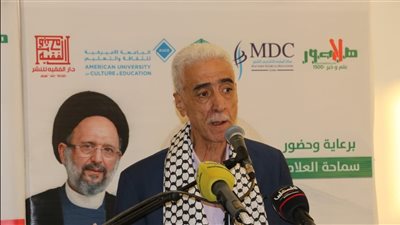 تكريم المربي رفعت شناعة في جناح فلسطين بمعرض الكتاب العربي في صور