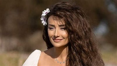 كندة حنا تُفجر مُفاجأة.. زميلها النجم السوري الشهير استبعدها من مسلسل وهذا ما ستقوم به (فيديو)