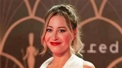 بعد إعلان زواجها رسميا.. أول إطلالة لمنة شلبي مع عريسها (صور)