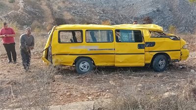 اصابة 13 طالباً بجروح بإنقلاب باص لنقلهم في منطقة صور، فكيف وقع الحادث؟