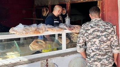 جنوباً: إقفال فرن للكعك العصروني بالشمع الاحمر