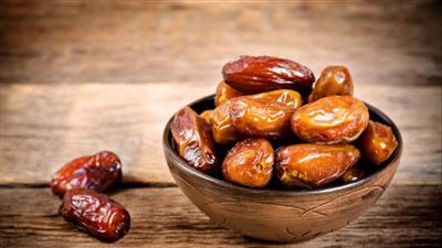 لماذا يجب أن تبدأ يومك بتناول تمرتين؟