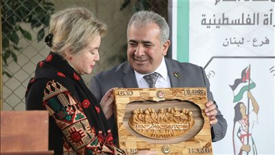 سفيرا بولندا وفلسطين يفتتحان ملعب القدس في مخيم الرشيدية
