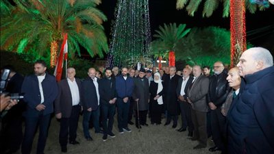 إضاءة مستديرة جامع الحريري عند مدخل صيدا الشمالي بزينة الأعياد 