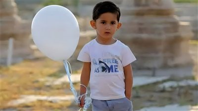 قدم في الجنة وأخرى على الارض .... حكاية وداع مؤثرة للطفل حيدر شور