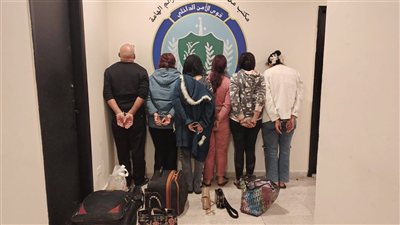 سائق لبناني لشبكة دعارة من السوريات ... التوصيل على ديو فضية اللون والمعلم خمسيني !