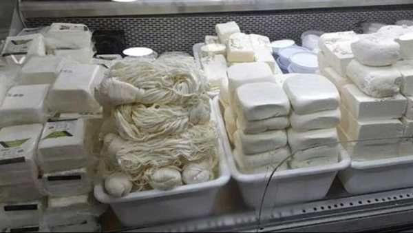 "ألبان وأجبان فاسدة"... ختم معمل بالشمع الأحمر!