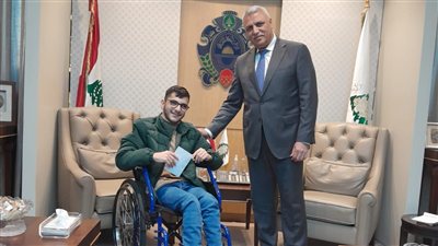 ما فعله اللواء حسن شقير مدير عام الامن العام مع الشاب علي فقيه لم يكن متوقعاً !!