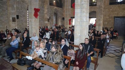 بالصور: قداس الميلاد المجيد في كاتدرائية القديس توما الرسول للروم الملكيين الكاثوليك في صور