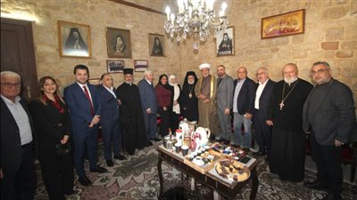 بهية الحريري تجول على مطارنة صيدا مهنئة بالأعياد
