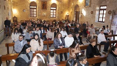 بالصور: قداس الميلاد المجيد في كاتدرائية سيدة البحار المارونية في صور