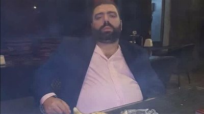 الشاب 