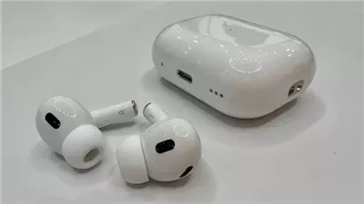 كاميرات داخل السماعات.. كيف تعيد آبل تعريف AirPods Pro؟