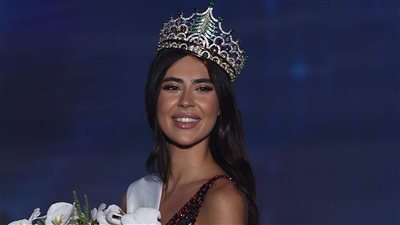 أهداها أغنية.. ملكة جمال لبنان بيرلا حرب تواعد نجما شهيرا! (صورة)