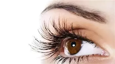 منتج تجميلي تستخدمه ملايين النساء قد يدمّر طبقة الدموع