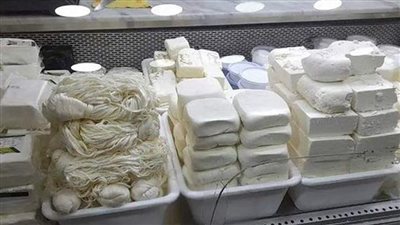 في منطقة لبنانية: توقيف صاحب معمل ألبان غير مرخّص وتلف 80 قالب جبنة!