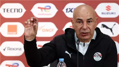 بشكل جماعي.. انسحاب البعثة الإعلامية المصرية من المؤتمر الصحافي الخاص بمباراة مصر أمام نيجيريا (فيديو)