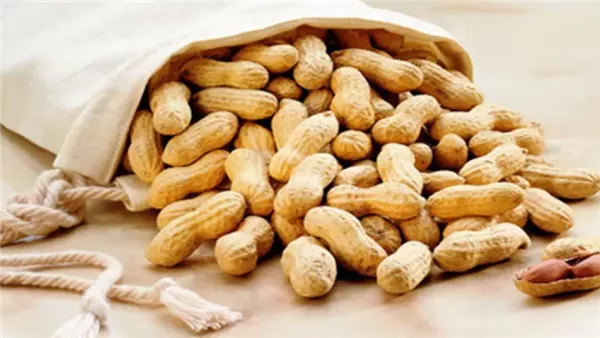 الفول السوداني يحسن الكوليسترول إذا استُهلك بهذه الطريقة